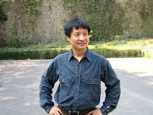 “小白杨”阎维文：25岁娶初恋，陪女子抗病15年，相濡以沫39年