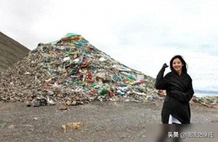 她被称为中国最美丽的公主，十分低调，父亲是副国级，祖父是陈云