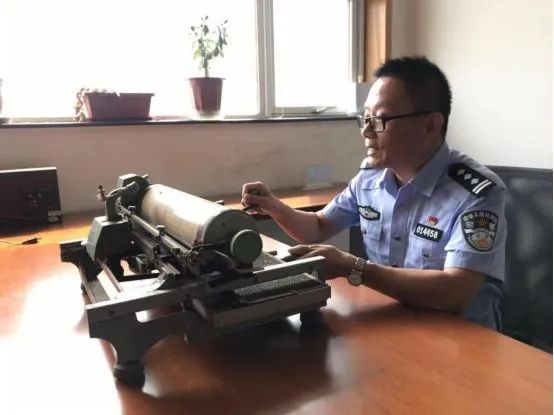 距1984年第一张身份证被颁发到公民手中，已过去40年
