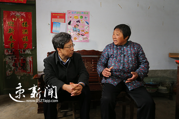 三进农家解民困 看看市长都说了啥？