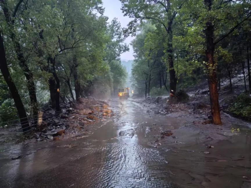 【汛期交通】北京市全力应对强降雨 密云、怀柔、延庆公路抢通进行时