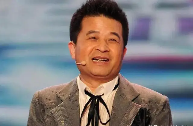 曝毕福剑是正常退休！没有陋居农村开三轮，目前有两个赚钱项目