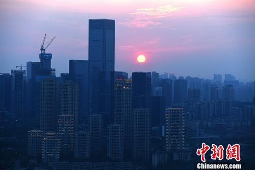 中国9个热点城市2017年末房价同比下跌