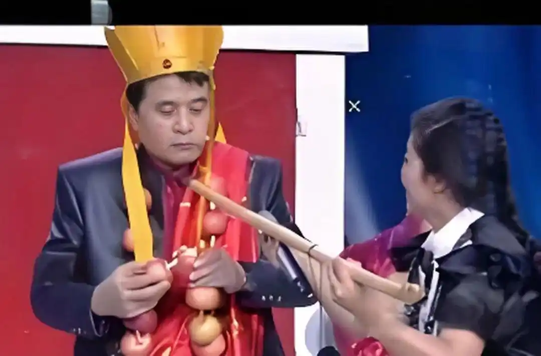 当“国民姥爷”毕福剑成了过去，他26岁的女儿活出了另一种人生