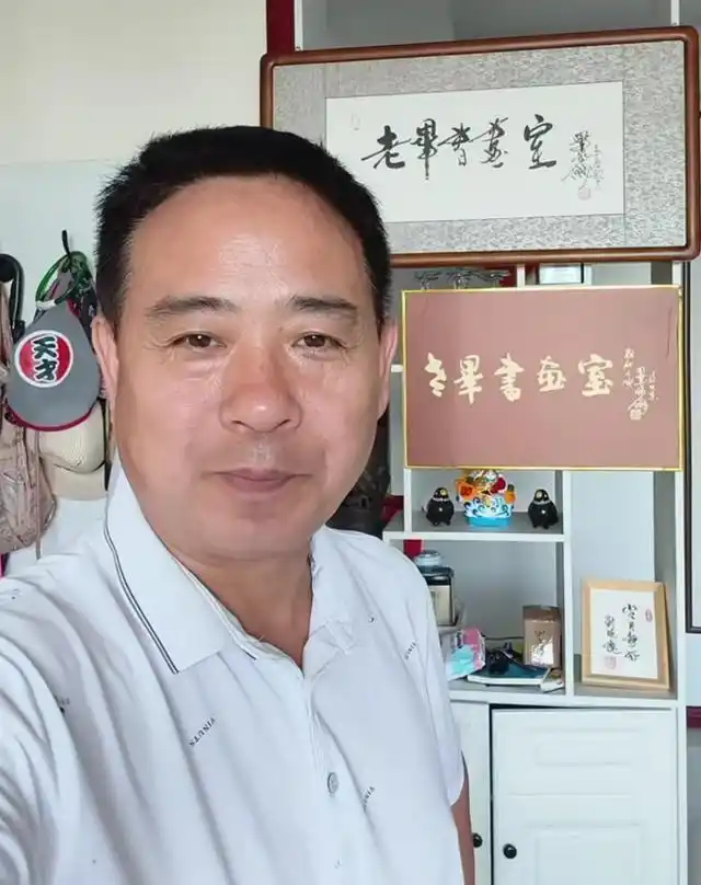 曝毕福剑是从央视正常退休！否定定居农村养鸡，目前有俩赚钱项目