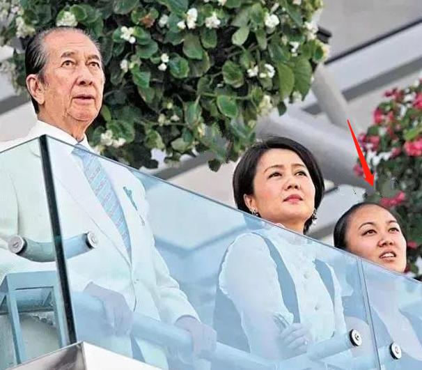 给赌王擦身受宠，带2亿嫁妆找老实人的五太郑咏诗，现状如何
