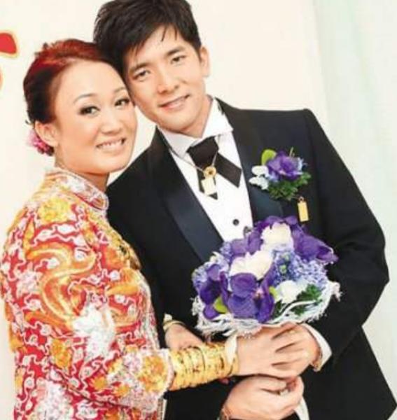 郑咏诗给何鸿燊“擦身子”赚到一个亿，转身嫁给初恋，生活幸福