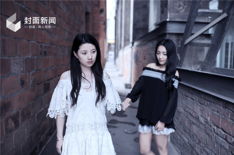 独家！“最美老板娘”真人出镜，闺蜜照怎么拍才美？