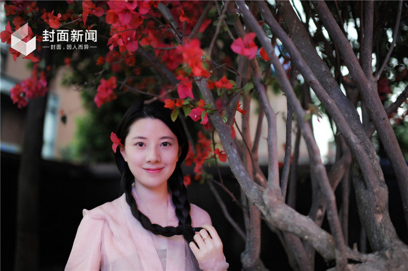 独家！“最美老板娘”真人出镜，闺蜜照怎么拍才美？