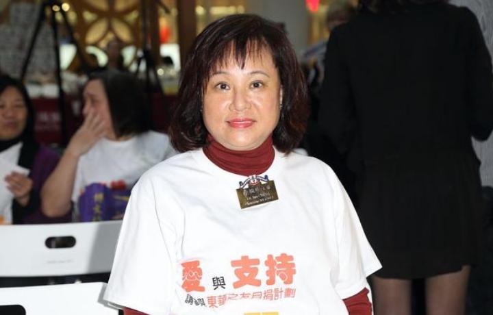 赌王“五姨太”郑咏诗：护工上位，拿上亿分手费，转身高调嫁初恋