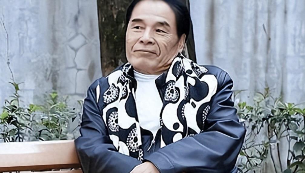 影帝雷洪：娶6个老婆，一人7万零花钱，生8个孩子，如今被抛弃