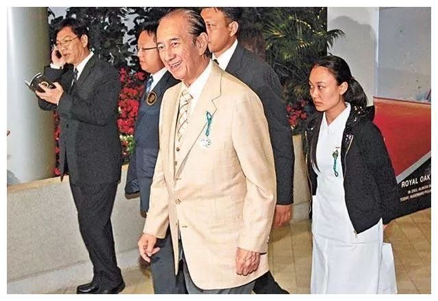 护工郑咏诗，差点成赌王何鸿燊“五太”，后来如何了？