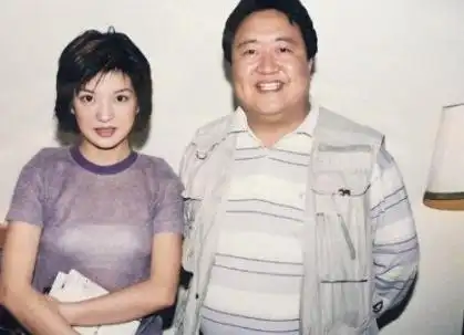 连续霸屏春晚19年的“笑脸哥”是何原因缺席春晚？现在咋样了？