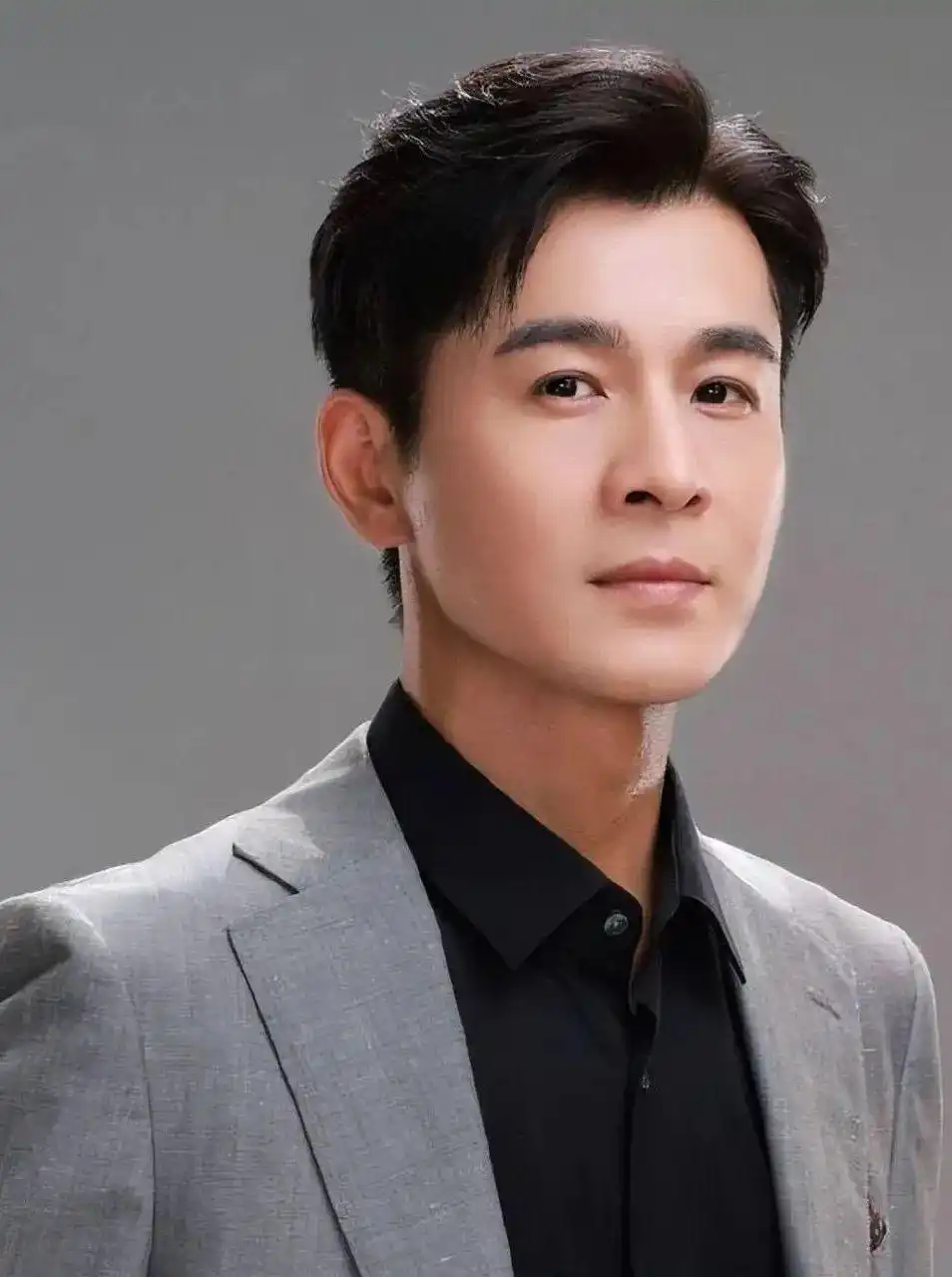 乔振宇：从冻龄男神到“超级奶爸”，结婚12年仍甜到齁，妻子竟是我们熟悉的她
