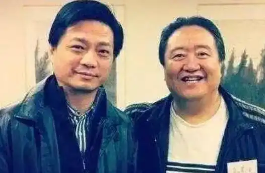 春晚未见“笑脸哥”，曾19次参加春晚，今因病缺席却意外暴露家境