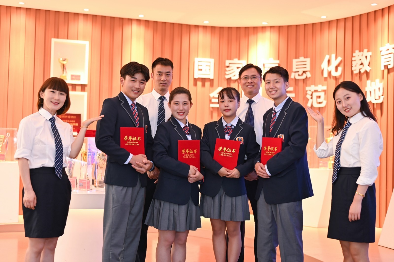 “最强大脑”王昱珩成新华电脑教育推荐官：以青春为名，为梦想前行
