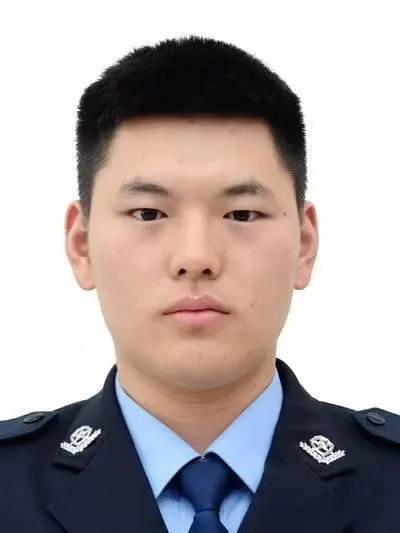 四川一辅警营救落水者不幸身亡，年仅25岁