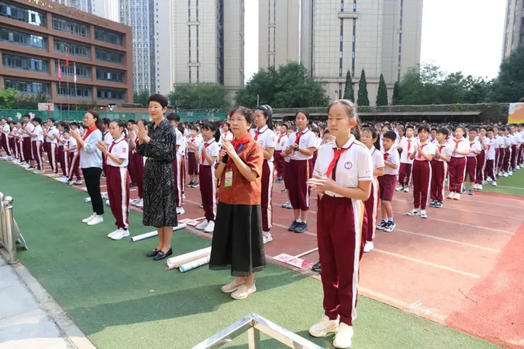 薪火不辍传万全 少年勇毅赴新程——万全小学2025-2026学年度第一学期开学典礼