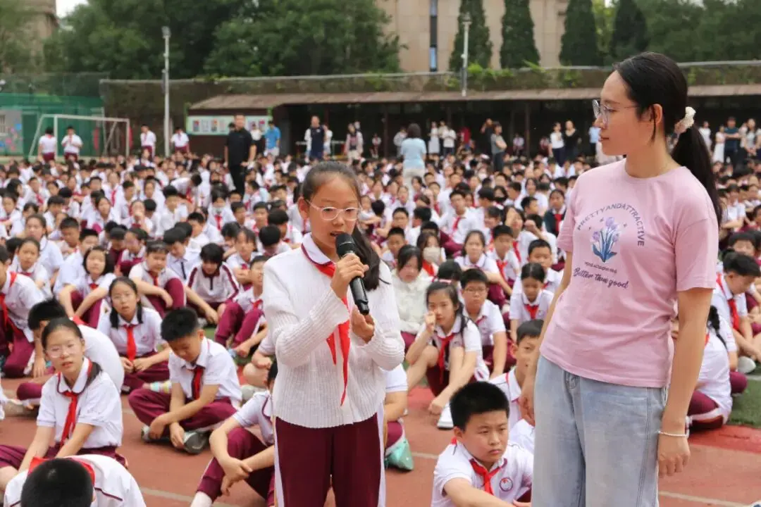 薪火不辍传万全 少年勇毅赴新程——万全小学2025-2026学年度第一学期开学典礼