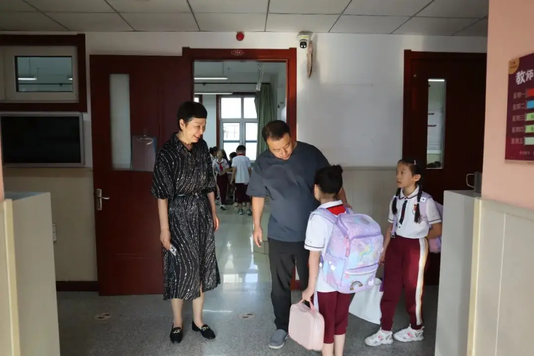 薪火不辍传万全 少年勇毅赴新程——万全小学2025-2026学年度第一学期开学典礼