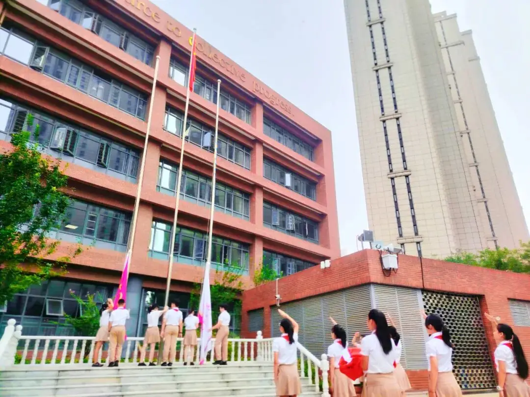 薪火不辍传万全 少年勇毅赴新程——万全小学2025-2026学年度第一学期开学典礼