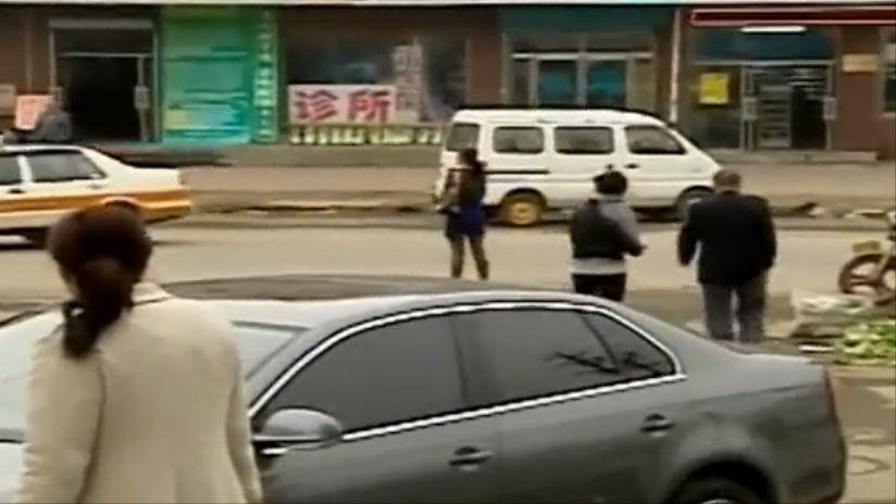 2011年18岁高中生双手被砍，富二代母亲狂妄叫嚣：我们有的是钱
