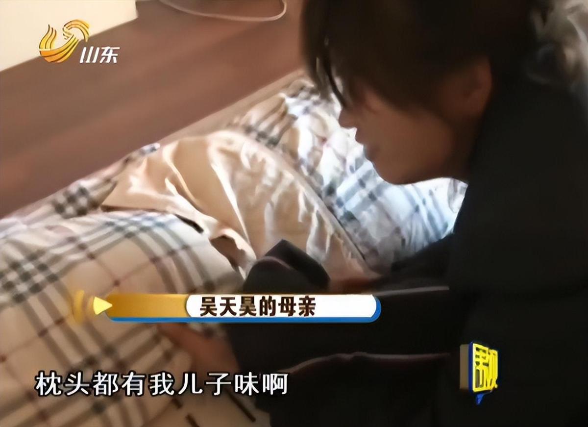 2011年，校霸与富二代发生冲突，被对方父母叫人砍断双手丧命