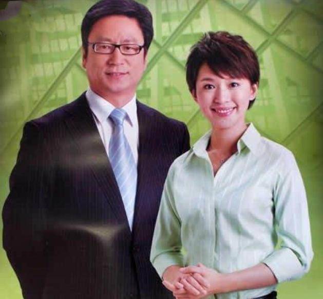 央视主持欧阳夏丹罕曝旧照！五官清秀青涩可爱，对比现在差别大
