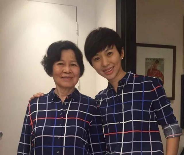 消失3年,央视“国脸“欧阳夏丹竟成欧阳“下单“,背后原因引人心疼