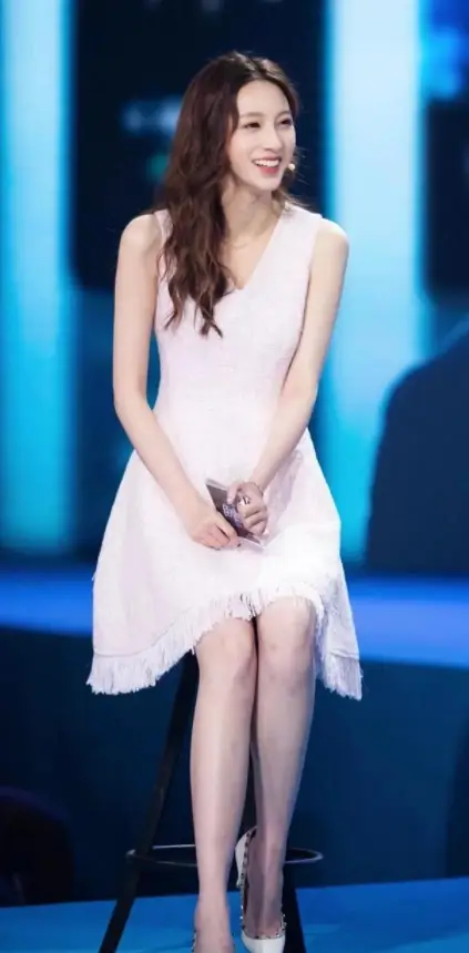 11个美女，是央视各频道的“当家花旦”，最性感的是“六公主”