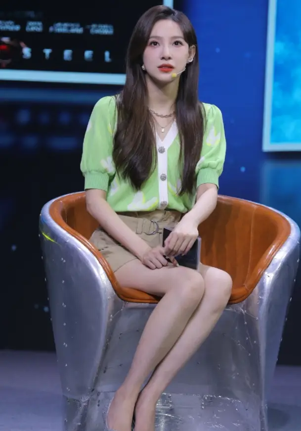11个美女，是央视各频道的“当家花旦”，最性感的是“六公主”