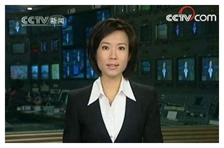 央视美女主播，卸了妆去掉美瞳，网友：依然漂亮！