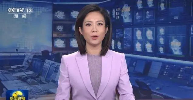 为什么新闻联播主持人从不低头念稿，他们难道全背下来了吗？