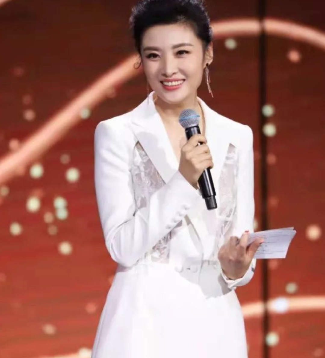 这群主持人，不愧是国内审美天花板！