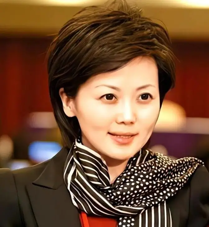 4位俊男才女有望成为《新闻联播》主持人