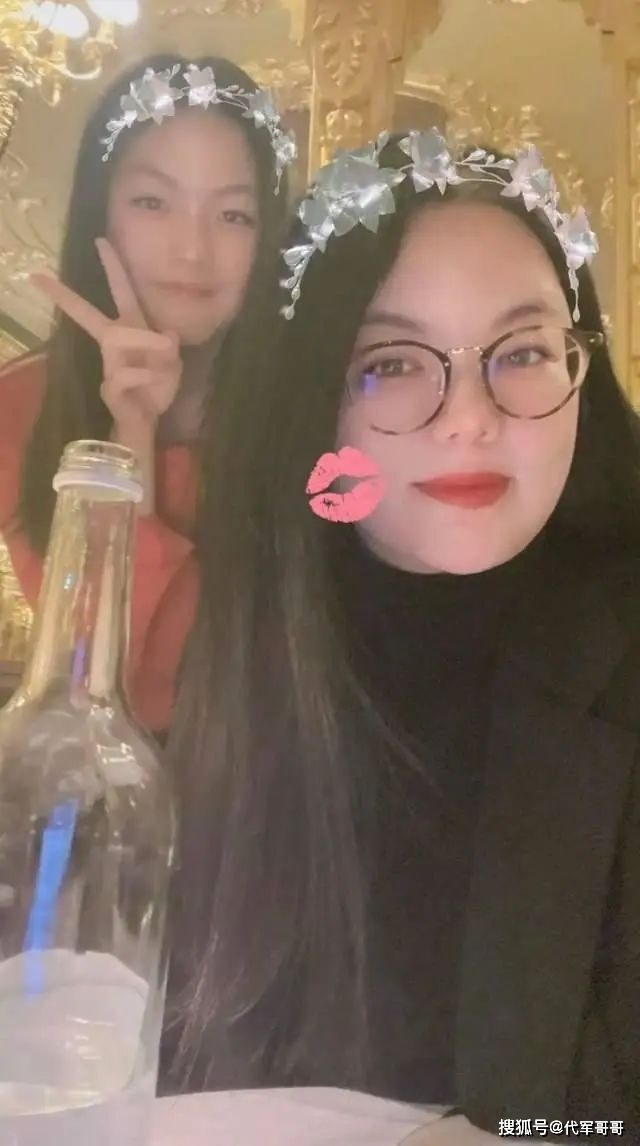 47岁李湘官宣退休，两婚两离，身家过亿，网友：她才是真正人生赢家