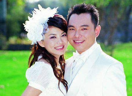 47岁李湘两次失败婚姻，她被问干嘛？坦言：我已退休了
