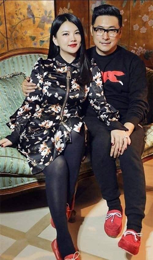 47岁李湘两次失败婚姻，她被问干嘛？坦言：我已退休了