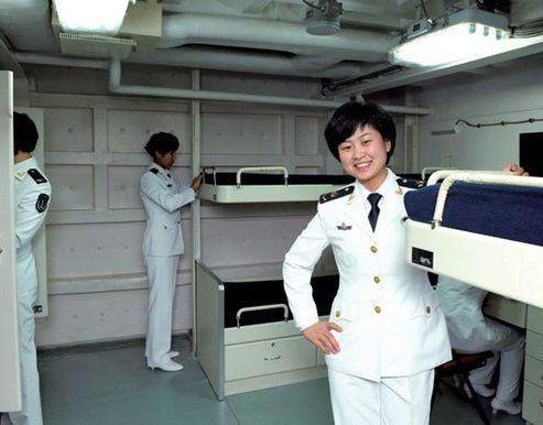 探访辽宁舰女兵的日常 气质超群 巾帼不让须眉