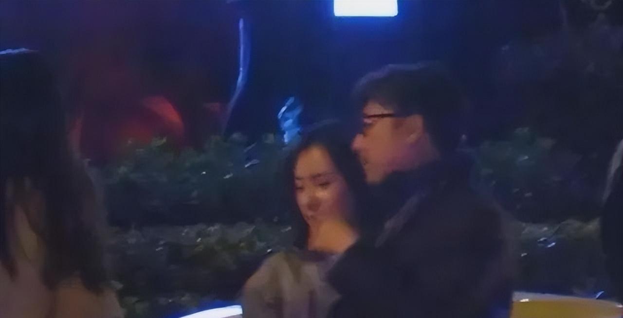 12年的婚姻如囚笼？与李湘离婚仅1年多，王岳伦直接就放飞自我了