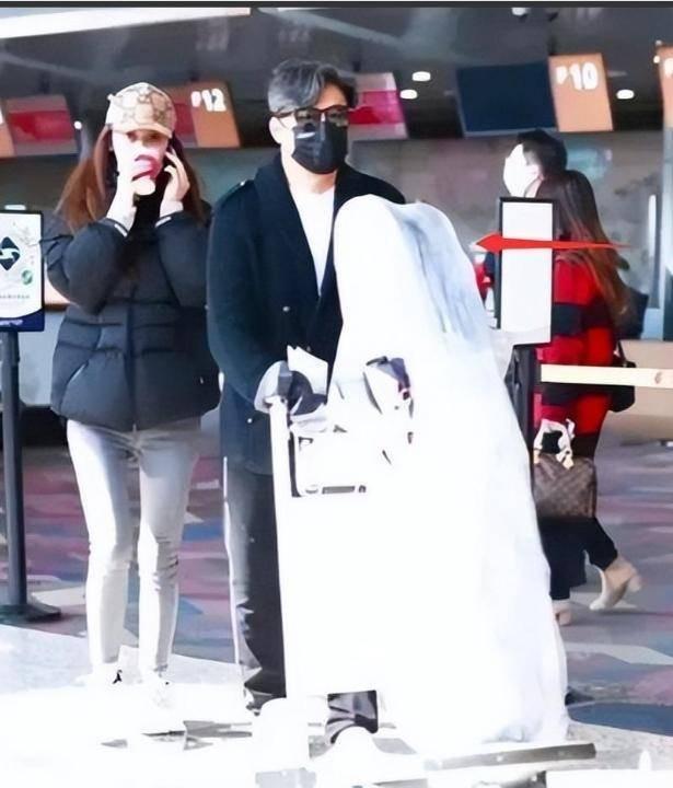 12年的婚姻如囚笼？与李湘离婚仅1年多，王岳伦直接就放飞自我了