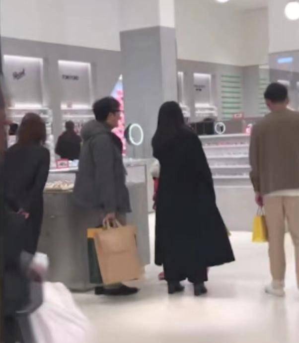 12年的婚姻如囚笼？与李湘离婚仅1年多，王岳伦直接就放飞自我了