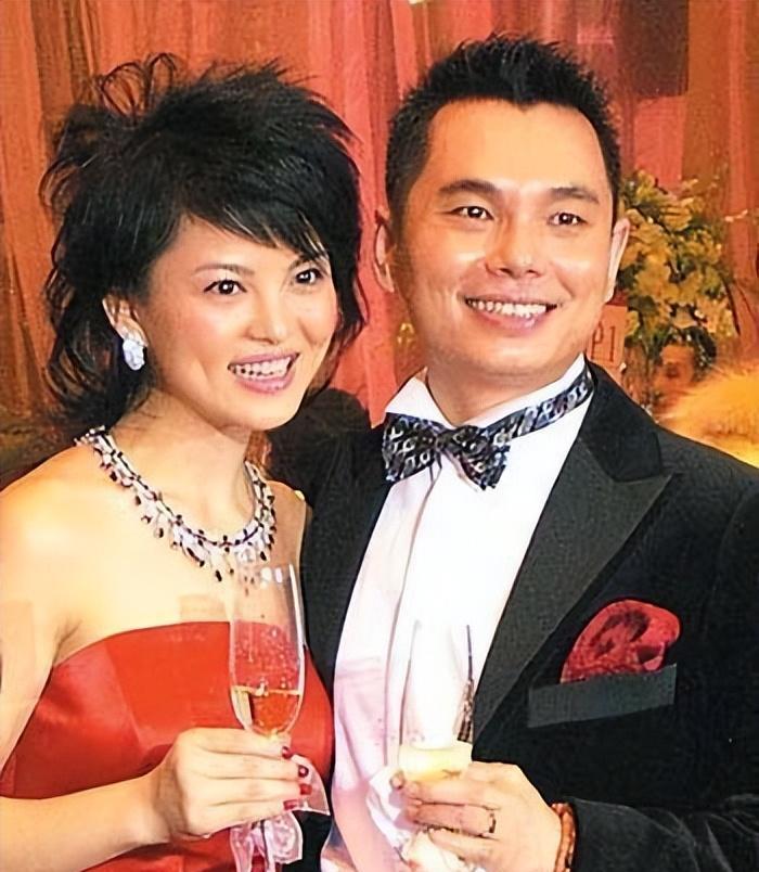 12年的婚姻如囚笼？与李湘离婚仅1年多，王岳伦直接就放飞自我了