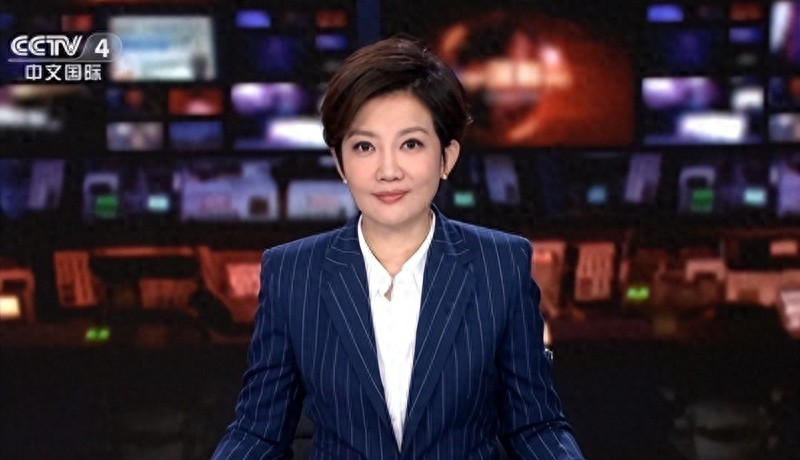 央视美女主持人王端端：嫁给同行丈夫很幸福，直播时落泪被质疑