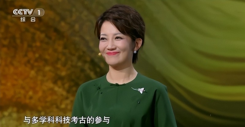 央视美女主持人王端端：嫁给同行丈夫很幸福，直播时落泪被质疑