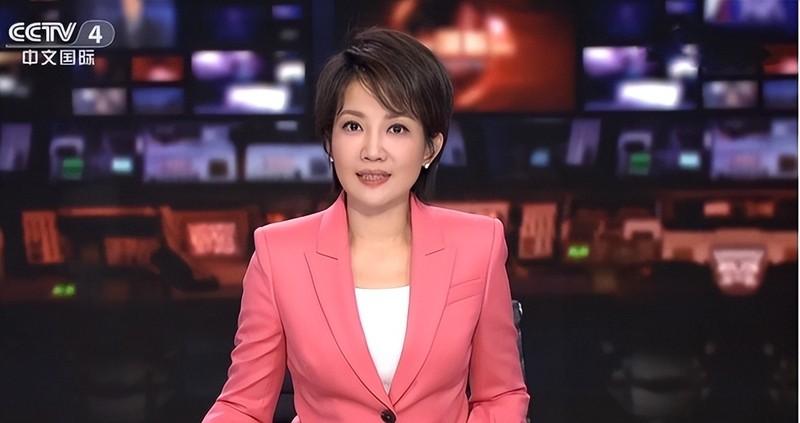 央视美女主持人王端端：嫁给同行丈夫很幸福，直播时落泪被质疑