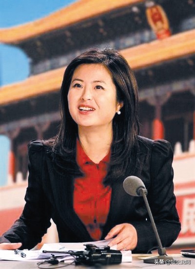 张泉灵：嫁大她18岁的丈夫李铁，辞职央视后，做投资实现财富自由