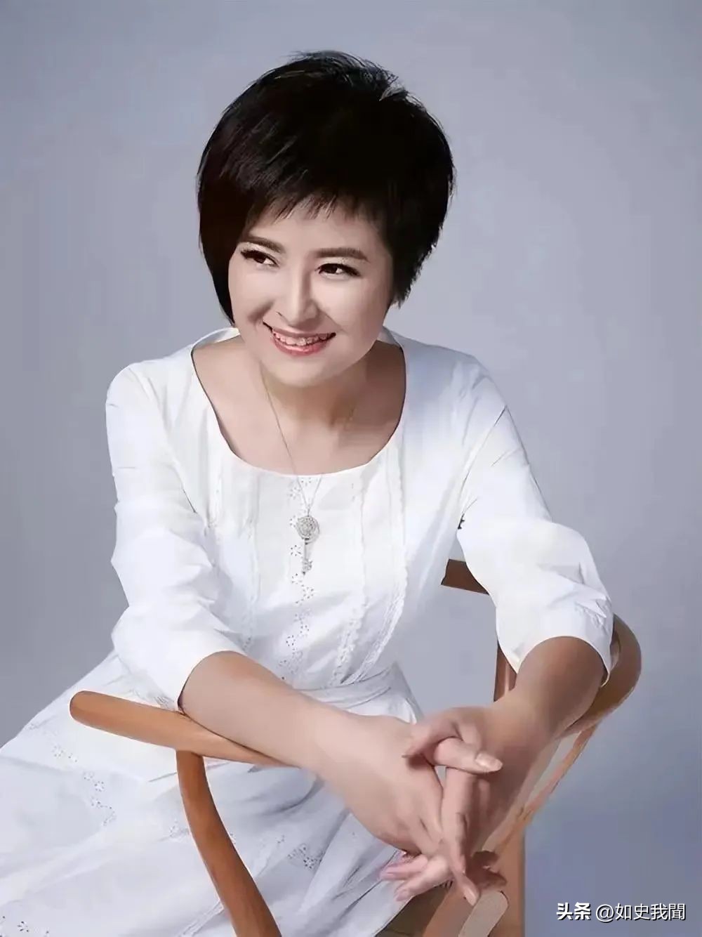 张泉灵：嫁大她18岁的丈夫李铁，辞职央视后，做投资实现财富自由