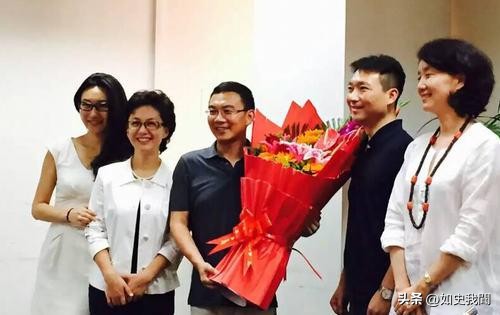 张泉灵：嫁大她18岁的丈夫李铁，辞职央视后，做投资实现财富自由