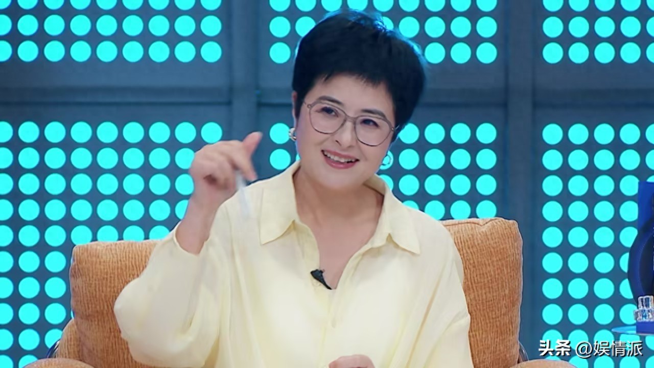离开央视多年的张泉灵，凭什么能“一枝独秀”？